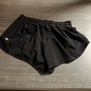 Lululemon size 4 2.5 inches and low rise color black